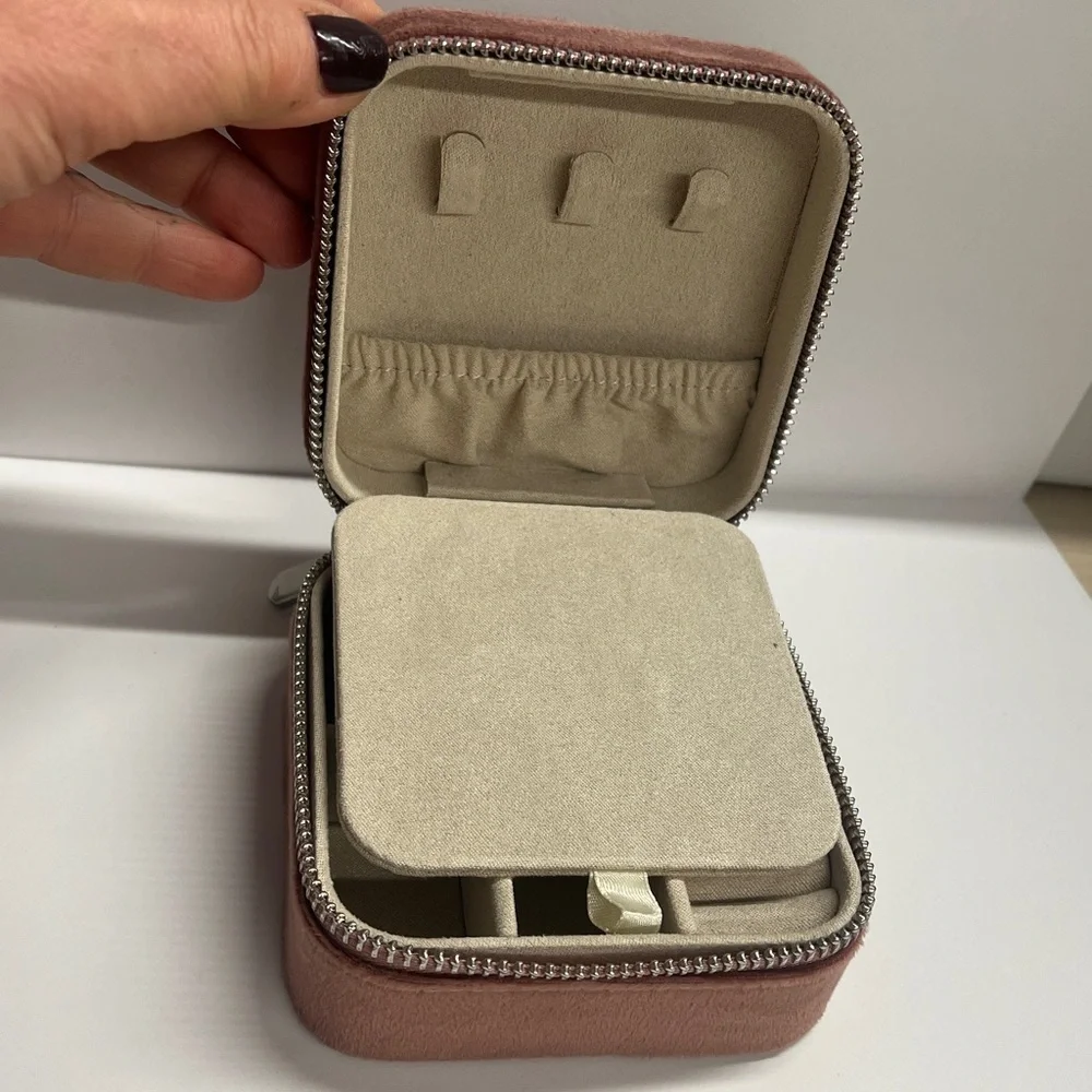Dusty Rose Velvet Travel Zip Around Jewelry Case 3.75” x 3.75 x 2”